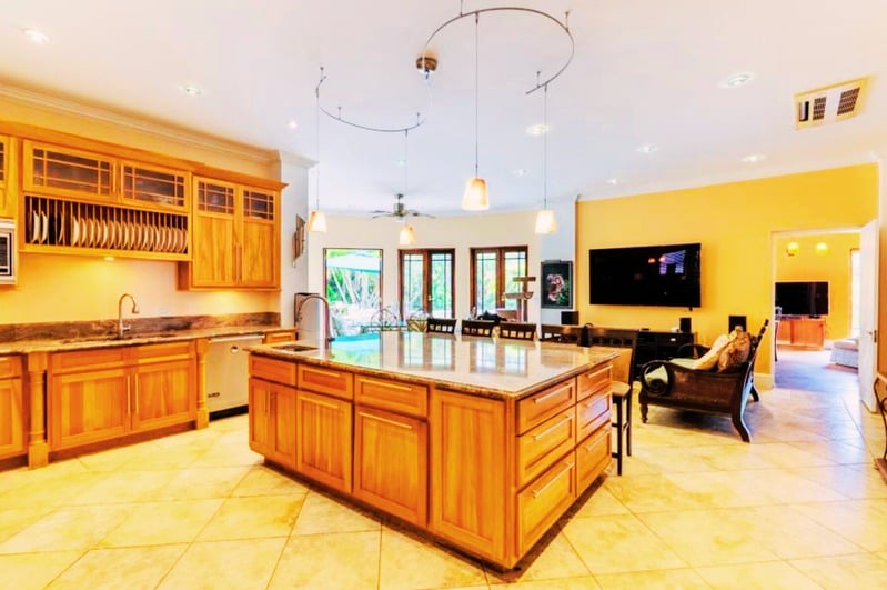 Kitchen and Garden Dining